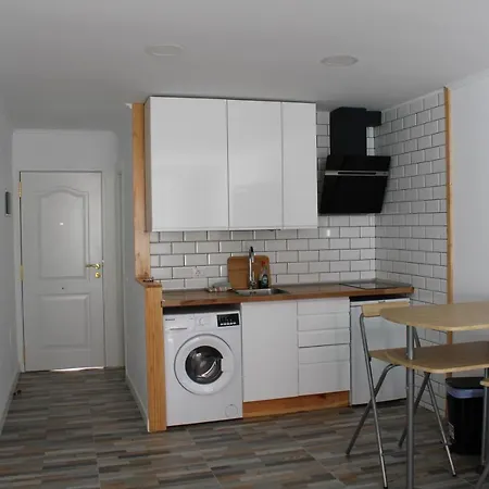 شقة Cozy In Residential With Pool طوستا ديل سيلونثيو